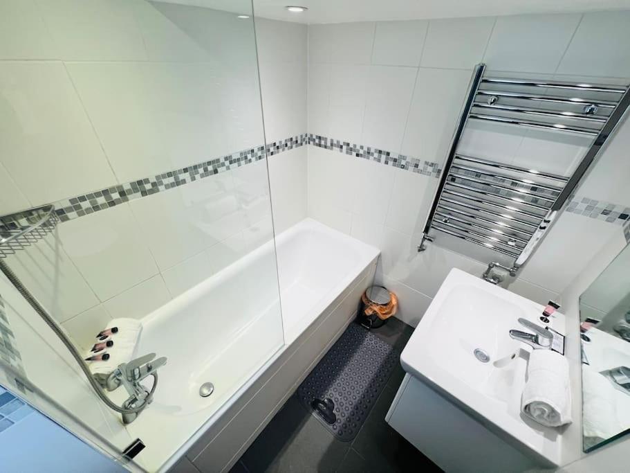 3 Notting Hill, Portobello Road-Amazing Location! 런던 외부 사진